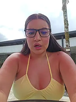 Pretty_Julieta live XXX chat