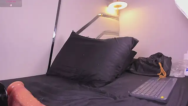 Kendall__evanss' Live Chat Room