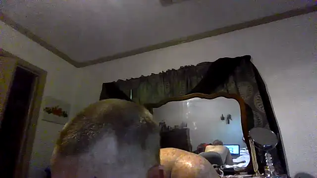 Lovemcurvy69's Webcam Show
