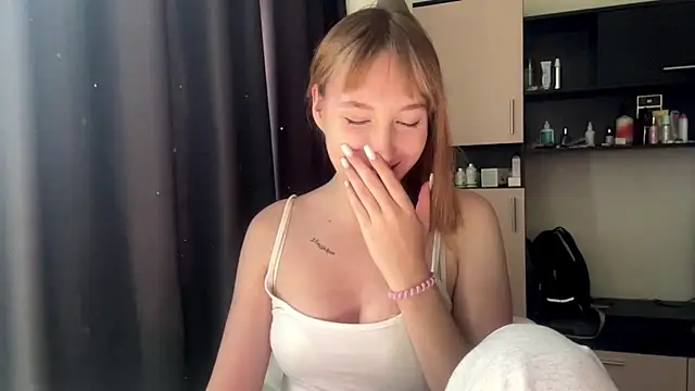 AquilineOrites XXX чат на живо