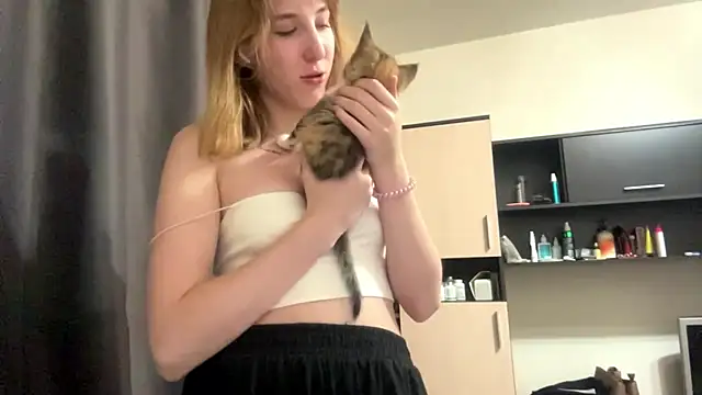 AquilineOrites Chat XXX in diretta