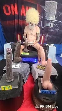 FantasyMan-BiWM Show in webcam