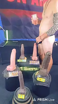 FantasyMan-BiWM Show in webcam