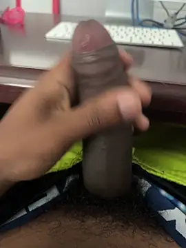 sexcboi69's Webcam Show