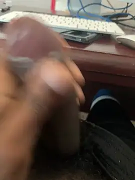 Pokazy przed kamerką – sexcboi69