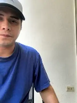 tato15152 Show in webcam