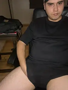 tato15152 Show in webcam