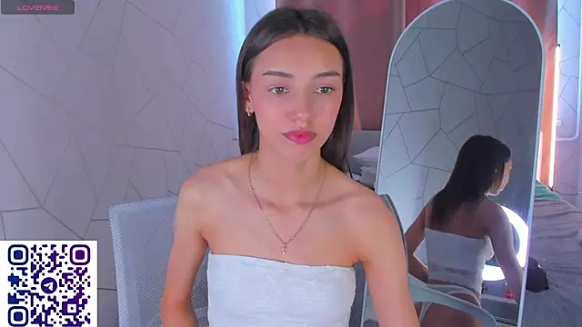 Tiffany-Grace Adlı Modelin Canlı XXX Sohbeti