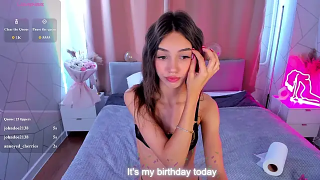 Tiffany-Grace's Live XXX Chat