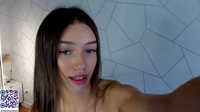 Chat +18 de Tiffany-Grace ao vivo