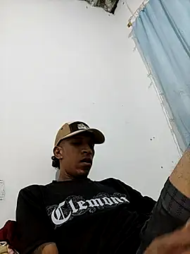 Leandro2889 现场XXX聊天