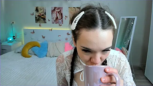 Milly_Lane Chat XXX in diretta