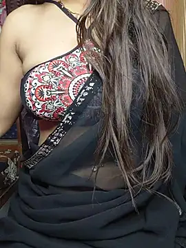 Its_marryy: διαδικτυακό σόου στην κάμερα