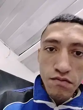 Chat +18 de TuCanero23cm ao vivo