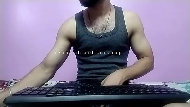 TITE_PUSSY_LOVER: διαδικτυακό σόου στην κάμερα