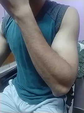 הופעת וובקאם של LUSTY__DICKK