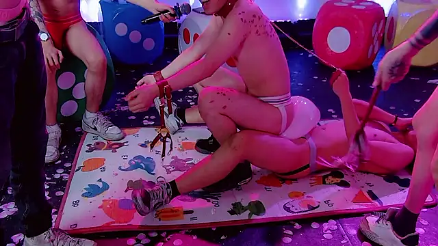 Show modela NTN-lucky na web-kameri