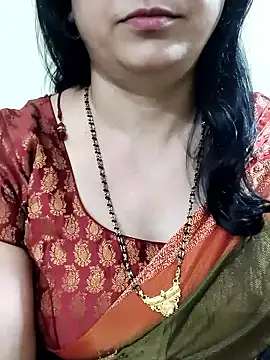 Show de Yazhini-Cam na webcam
