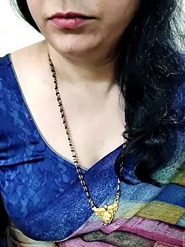 Show modela Yazhini-Cam na web-kameri