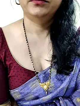 Yazhini-Cam's Webcam Show