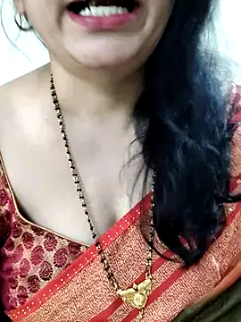 Yazhini-Cam's Webcam Show