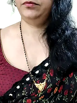 Yazhini-Cam webcam show