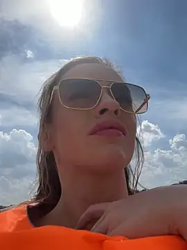 Chat XXX ao vivo de KatieCutieXooo