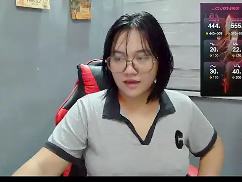 MissVeloura_XX élő XXX-chatje