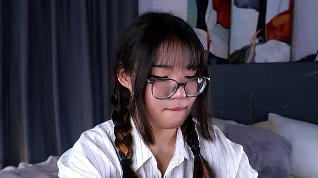 แชท XXX สดของ NelleMihalko