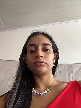 leilani_X Adlı Modelin Canlı XXX Sohbeti