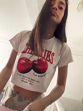 leilani_X Adlı Modelin Canlı XXX Sohbeti