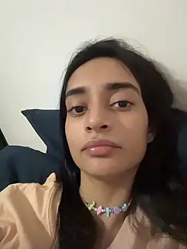 leilani_X Adlı Modelin Canlı XXX Sohbeti