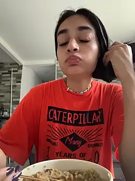Chat +18 de leilani_X ao vivo