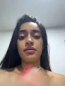 leilani_X Adlı Modelin Canlı XXX Sohbeti