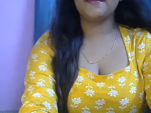 QUEEN-OF-QUEEN's Live XXX Chat