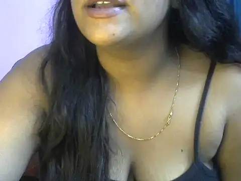 QUEEN-OF-QUEEN's Live XXX Chat