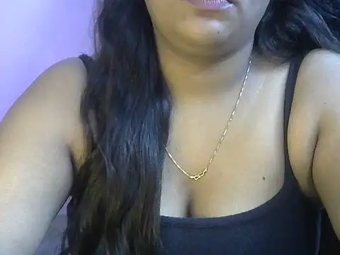 QUEEN-OF-QUEEN's Live XXX Chat
