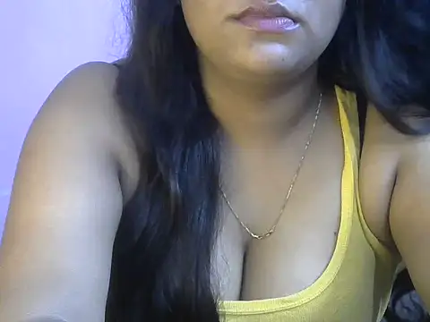 QUEEN-OF-QUEEN's Live XXX Chat