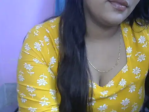 QUEEN-OF-QUEEN's Live XXX Chat