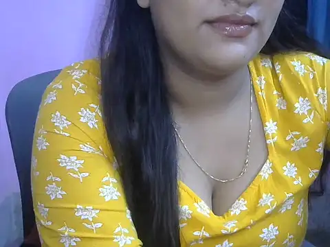 QUEEN-OF-QUEEN Live XXX-Chat