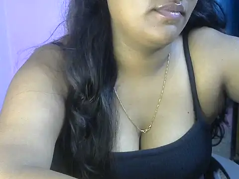 QUEEN-OF-QUEEN's Live XXX Chat