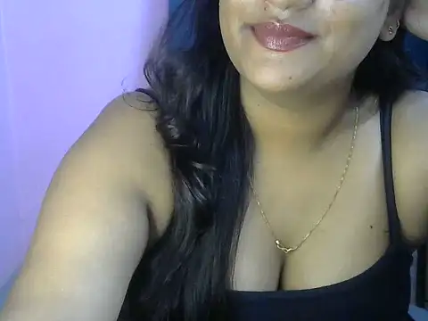 QUEEN-OF-QUEEN's Live XXX Chat