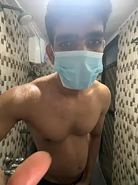BadBoyTom78: διαδικτυακό σόου στην κάμερα