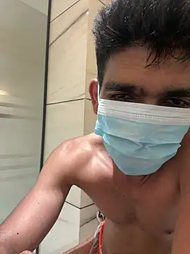 Naughtytomboy78 在線直播表演