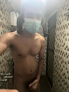 Naughtytomboy78 在線直播表演