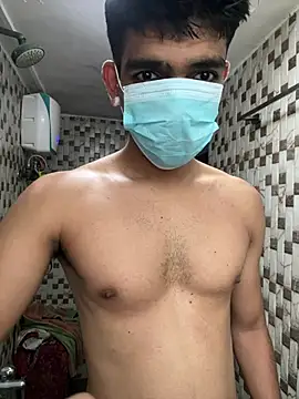 Naughtytomboy78 在線直播表演
