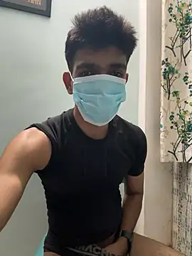 Naughtytomboy78 在線直播表演