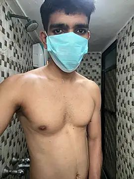 Naughtytomboy78 在線直播表演