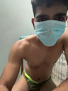 Show modela Naughtytomboy78 na web-kameri