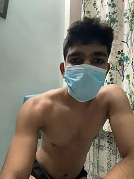 Naughtytomboy78 在線直播表演